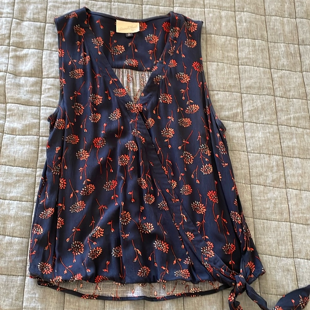 Universal thread style medium tank blouse